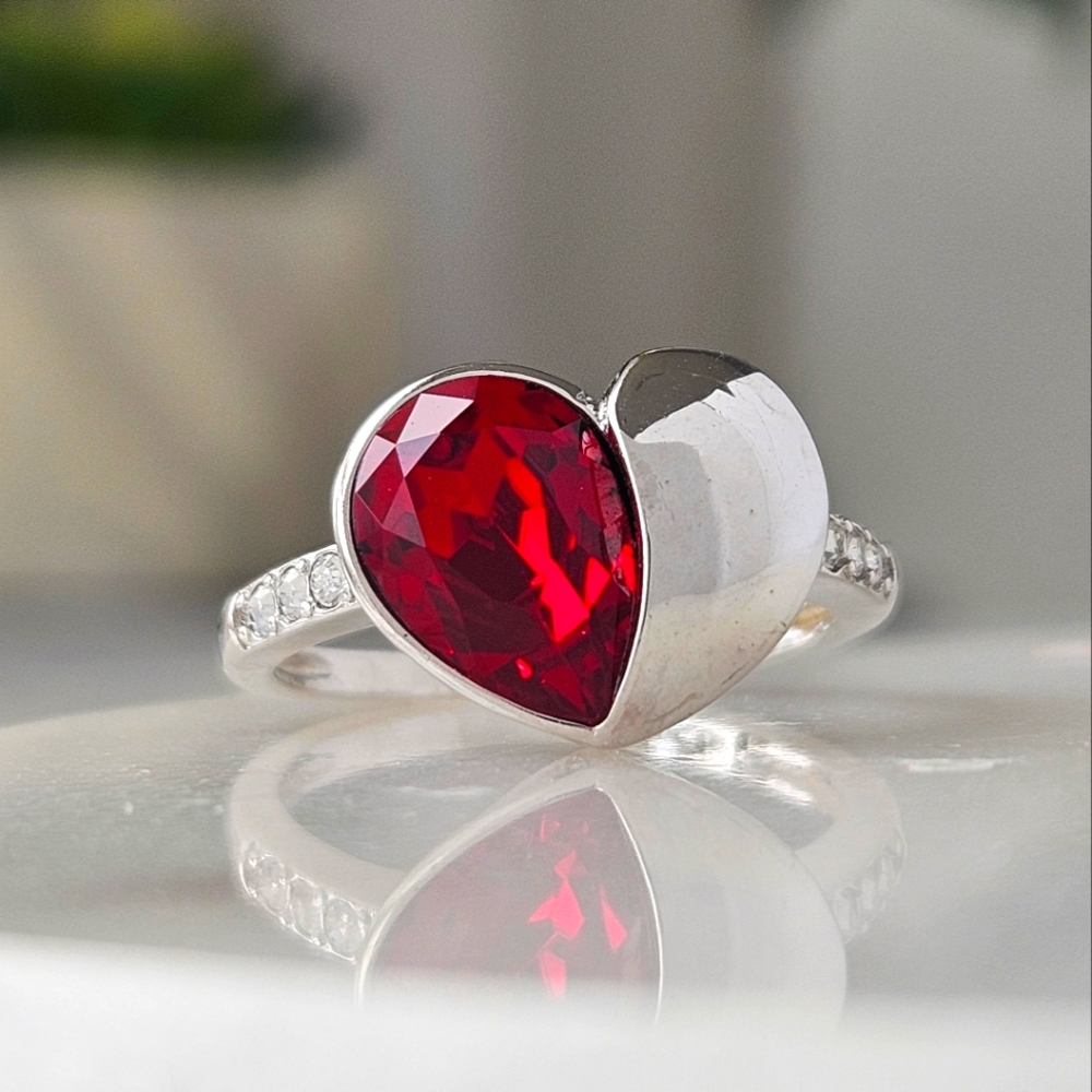 Red Heart Swarovski crystal ring, 925 Sterling Silver Charmed Aroma Valentines